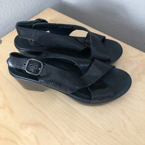 dansko jacinda black